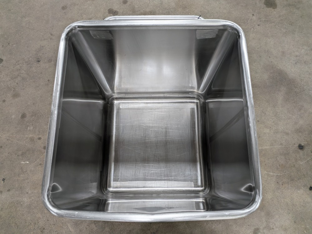 600 Pound SS Dump Buggy with Plastic Lid